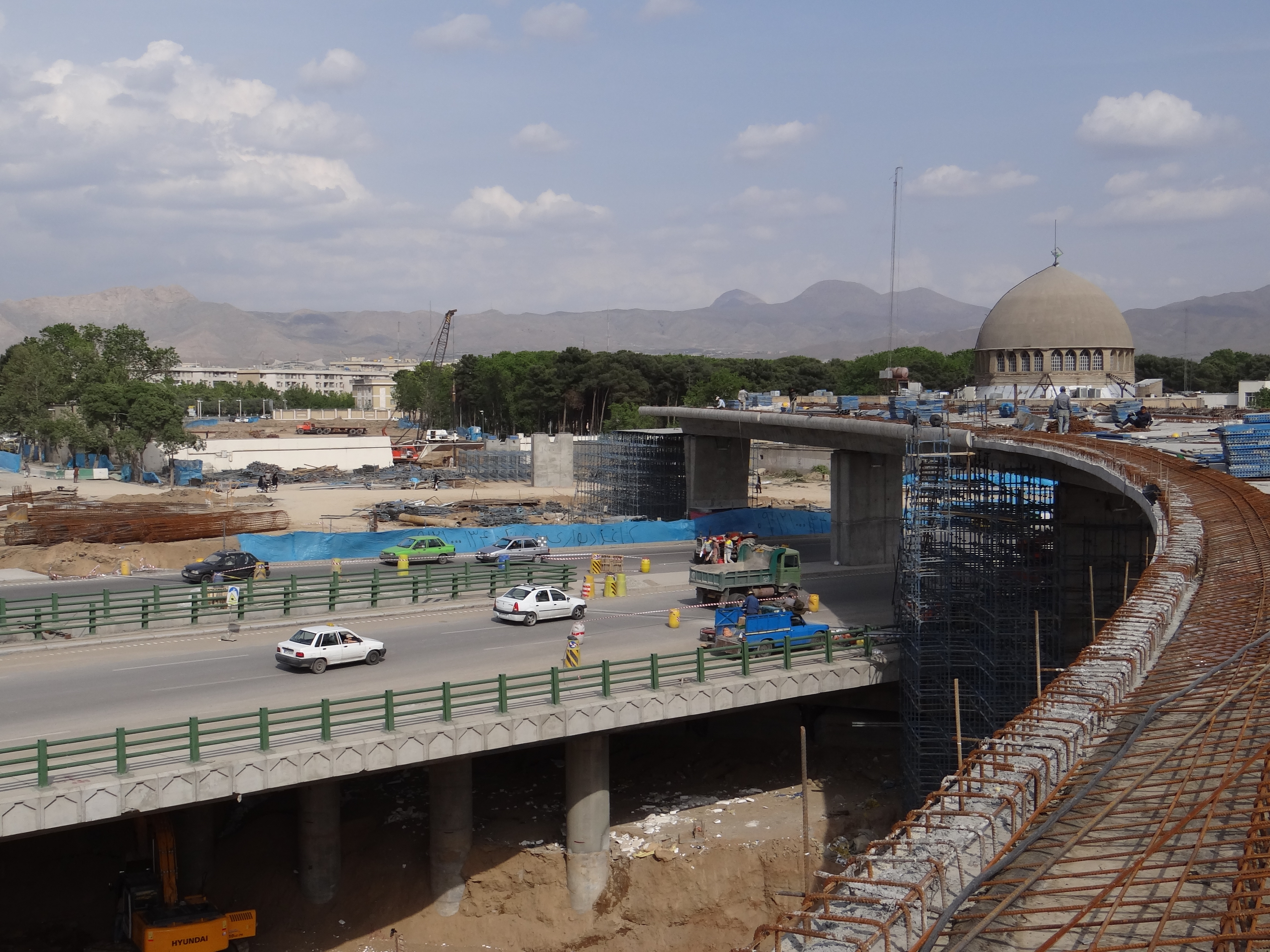 مطالعات مراحل اول، دوم و سوم(خدمات نظارت) بهسازی لرزه ای پل های موجود در راه آهن  مناطق آذربایجان و جنوب کشور